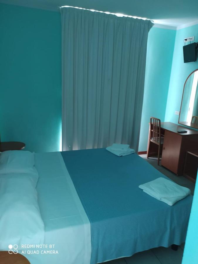 Hotel Blue Moon