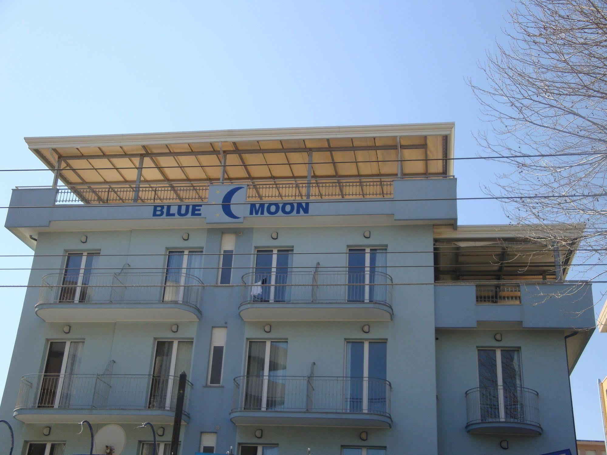 Blue Moon 3*